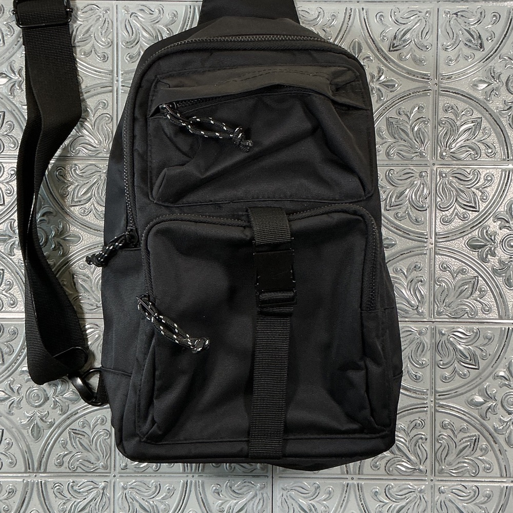 No Boundaries Black Crossbody Sling Bag Everyday Travel Satchel OS Mini Pack